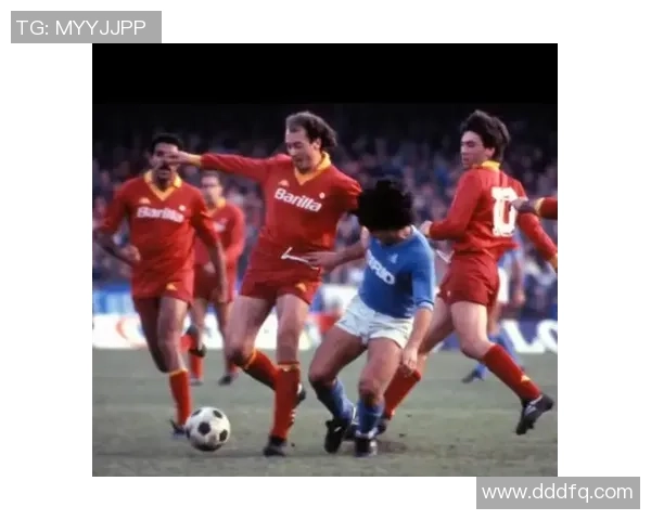 足球场上无可匹敌的超级球星引领时代风潮成就历史伟大传奇